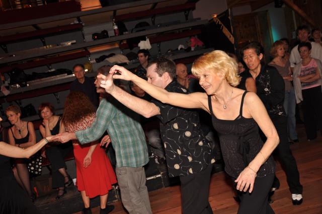 min 2010 03 28 station danse 244